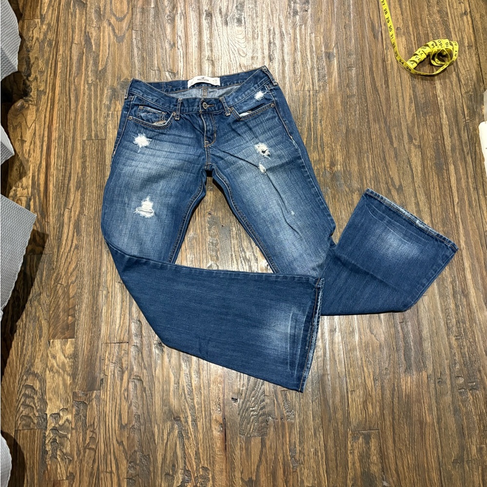 Hollister Distressed Medium Blue Flare Jeans26x31 size 3S see pictures